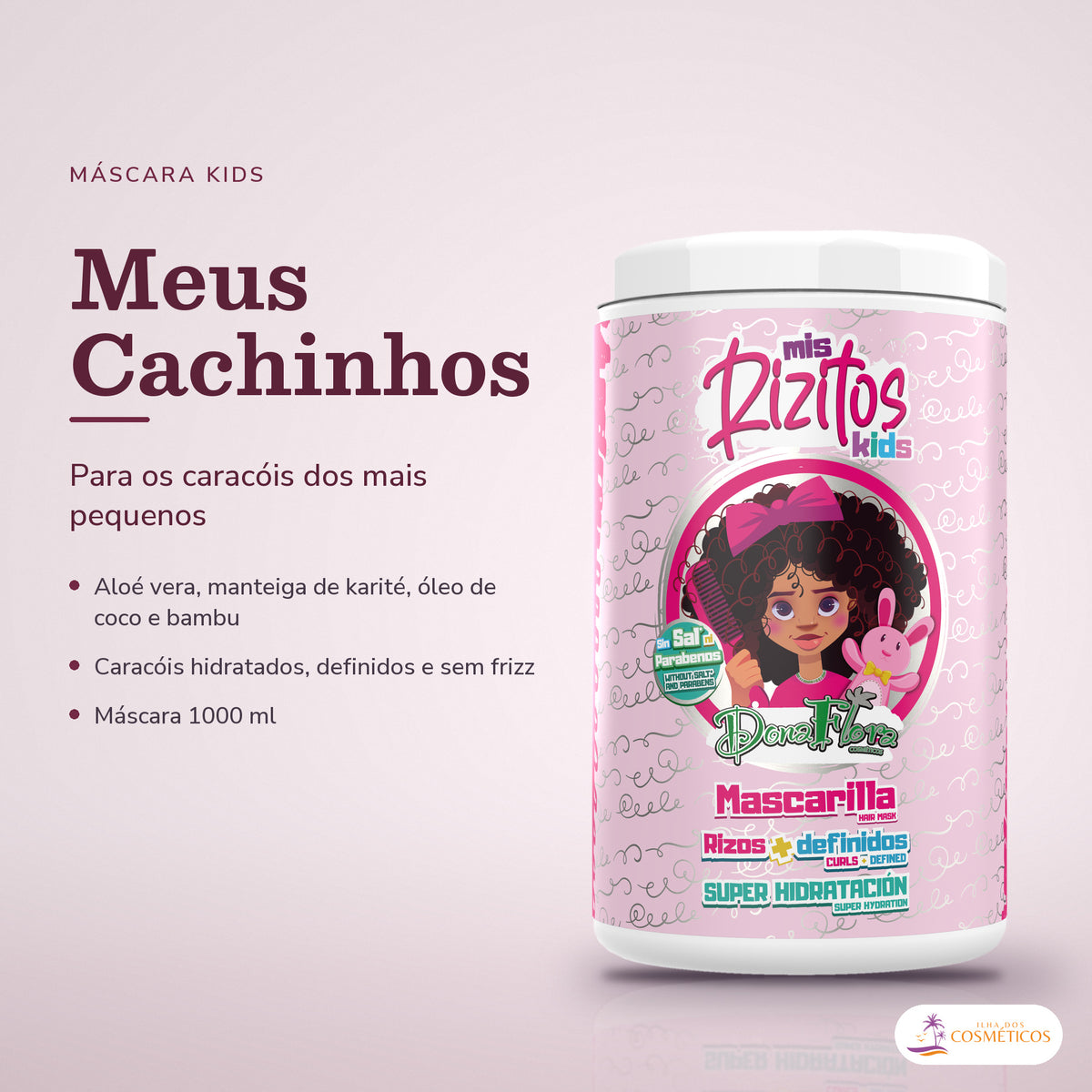 Máscara Hidratação Meus Cachinhos Kids Dona Flora: pote em fundo de estúdio, com o nome da linha e as notas