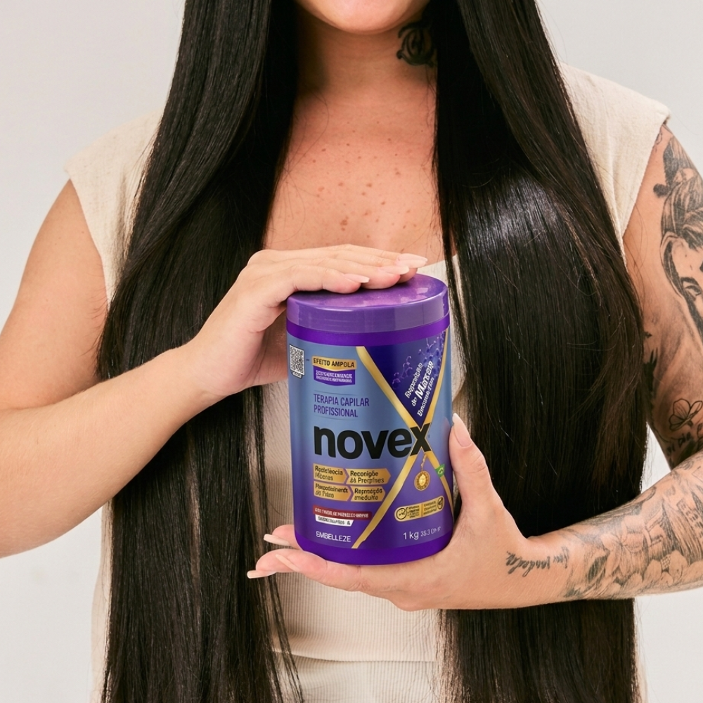 Novex Reposição de Massa 1kg na mão, cabelo forte e sedoso
